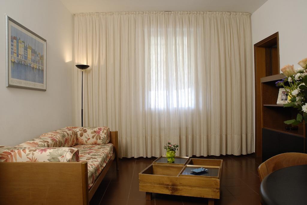 Apartmán Centro Residenziale Maestoso Viareggio Pokoj fotografie