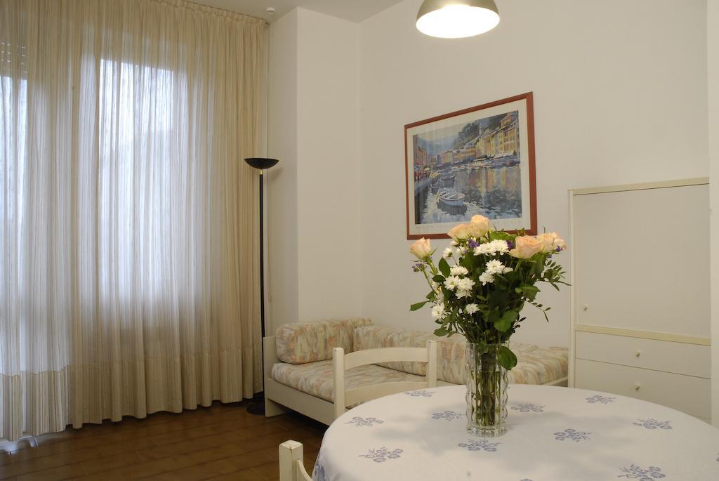 Apartmán Centro Residenziale Maestoso Viareggio Pokoj fotografie