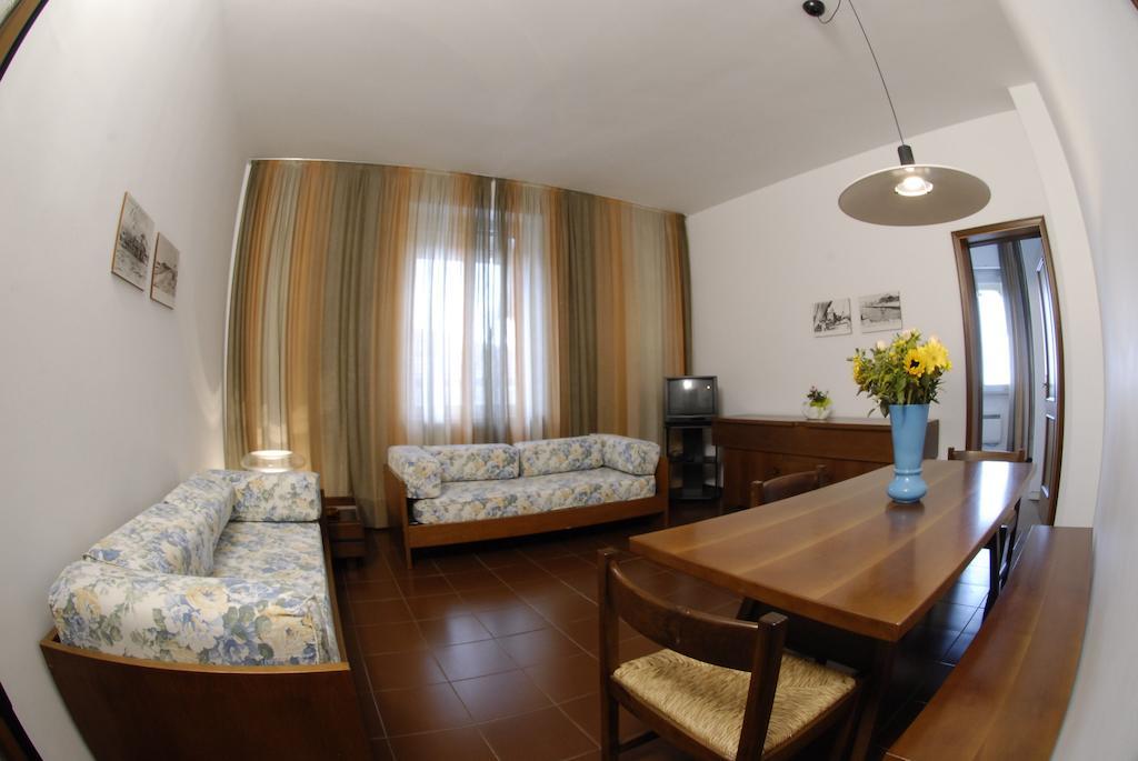 Apartmán Centro Residenziale Maestoso Viareggio Pokoj fotografie