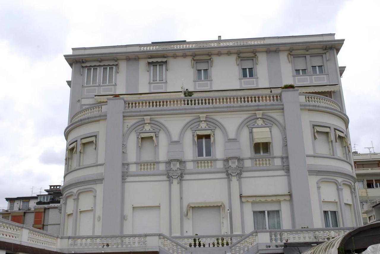 Apartmán Centro Residenziale Maestoso Viareggio Exteriér fotografie